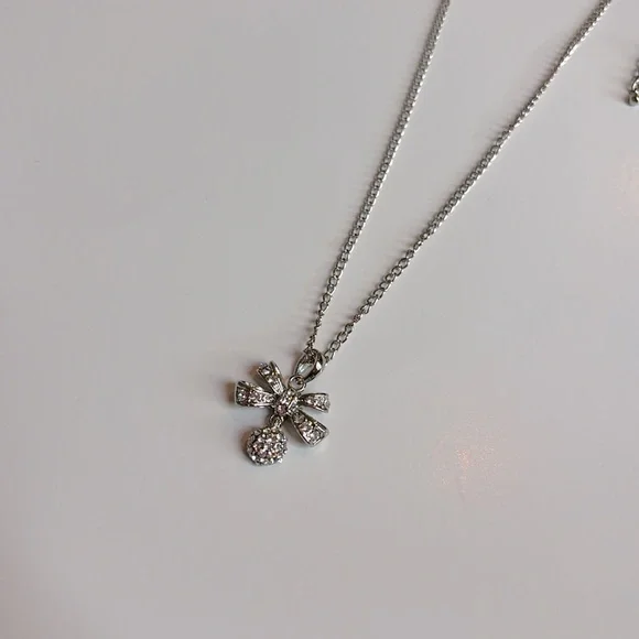 Silver coquette bow necklace - Picture 3 of 5